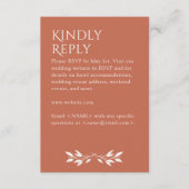 Minimalistisches Monogramm, gestreiftes Kupfer rot RSVP Karte (Vorderseite)