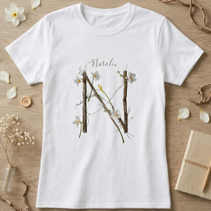 Minimalistisches Monogramm N: Zarte Blüten & Reben T-Shirt