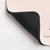 Minimalistisches Monogramm Name Elegantes Rosa Mousepad (Ecke)