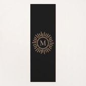 Minimalistisches Monogramm Schwarzes Gold Yogamatte (Vorderseite)
