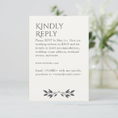 Minimalistisches Monogramm Streifen weich RSVP Karte (Stehend Vorderseite)