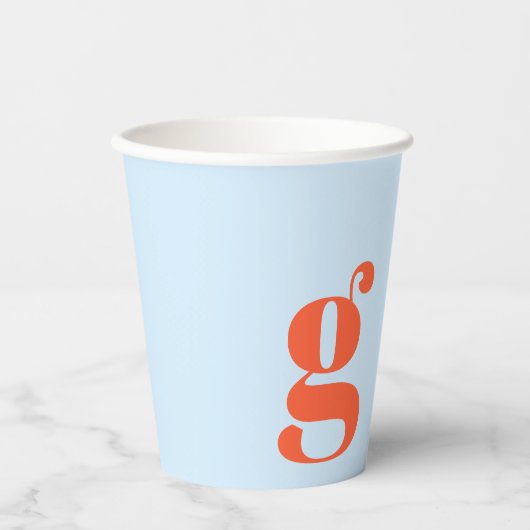Minimalistisches monogrammiertes Retro-Initial in Pappbecher (Vorderseite)
