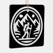 Minimalistisches Mountain Adventure monochromatisc Keramikornament (Rechts)