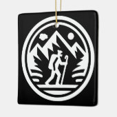 Minimalistisches Mountain Adventure monochromatisc Keramikornament (Links)