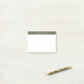 Minimalistisches Olivgrün Elegantes Monogramm Post-it Klebezettel (Auf Schreibtisch)