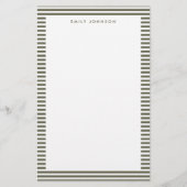 Minimalistisches olivgrün gestreiftes Monogramm Briefpapier (Vorderseite)