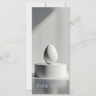 Minimalistisches Osterei auf modernem Podest