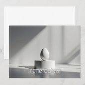 Minimalistisches Osterei auf modernem Podest (Vorne/Hinten)