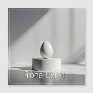 Minimalistisches Osterei auf modernem Podest Magnetkarte