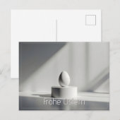 Minimalistisches Osterei auf modernem Podest Postkarte (Vorne/Hinten)