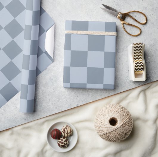 Minimalistisches Puderblau-Schachbrettmuster Geschenkpapier (Kunsthandwerk)