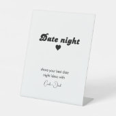 Minimalistisches Retro Datum Nachttischlange Unter Sockelschild (Vorderseite)