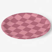 Minimalistisches rosa Schachbrettmuster Pappteller (Schrägansicht)