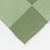 Minimalistisches Salbeigrün-Schachbrettmuster Fleecedecke (Ecke)
