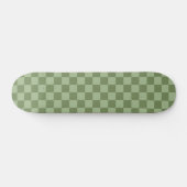 Minimalistisches Salbeigrün-Schachbrettmuster Skateboard (Horizontal)