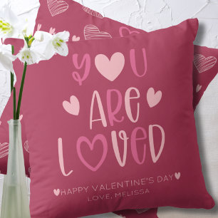 Minimalistisches sanftes Magenta Du wirst geliebt Kissen