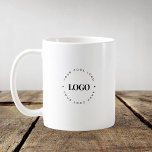 Minimalistisches, Schlichtes, rundes Firmenlogo fü Kaffeetasse<br><div class="desc">Zeigen Sie Ihre Marke mit dieser maßgeschneiderten Business-Kaffee-Tasse, die Ihr Rundkreislogo auf einem sauberen, minimalistisch schwarz-weiß-Layout zeigt. Diese Tasse eignet sich hervorragend für kleine Werbeaktionen, Büromarken oder Kundengeschenke und ist leicht zu personalisieren. Fügen Sie einfach Ihr Logo und Ihren Text hinzu, um es zu Ihrem eigenen zu machen. Eine einfache...</div>