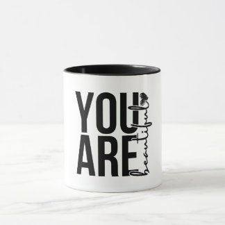 Minimalistisches „Schönes“ Typografie-Design – Sch Tasse