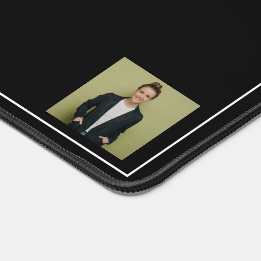 Minimalistisches Schwarz-Firmenlogo Schreibtischunterlage (Ecke)