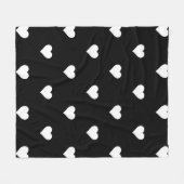 Minimalistisches Schwarz-Weiß-Herzmuster Fleecedecke (Vorderseite (Horizontal))
