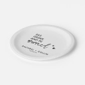 Minimalistisches Schwarz-Weiß-Kalligrafie-Herz Pappteller (Schrägansicht)