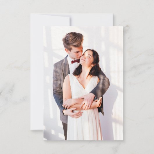 Minimalistisches Schwarz-Weiß-Leaf Modernes QR-Cod RSVP Karte (Rückseite)