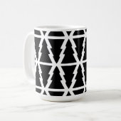 Minimalistisches Schwarz & Weiß Weihnachtsbaummust Kaffeetasse (Vorderseite Links)