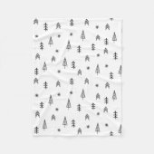 Minimalistisches Schwarz-Weiß-Winterwaldmuster Fleecedecke (Vorderseite)