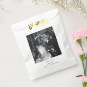 Minimalistisches Schwarz-weißes Art Déco Hochzeits Geschenktütchen (Versiegelt)