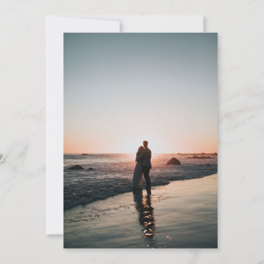 Minimalistisches Schwarz-weißes Foto Einladung zur (Rückseite)