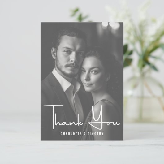 Minimalistisches Schwarz-weißes Script-Hochzeitssk Dankeskarte (Stehend Vorderseite)