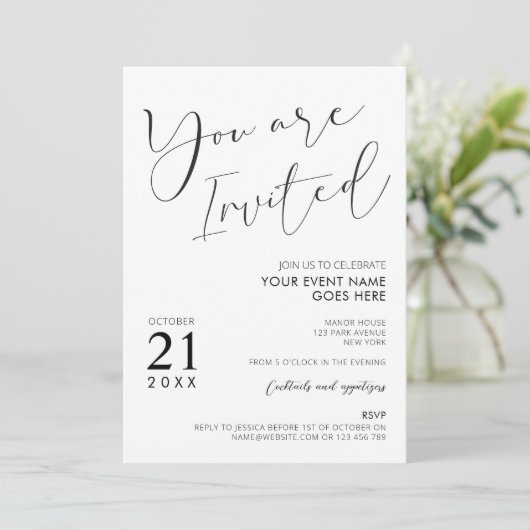 Minimalistisches Schwarz-weißes Script-Logo-Party Einladung (Stehend Vorderseite)