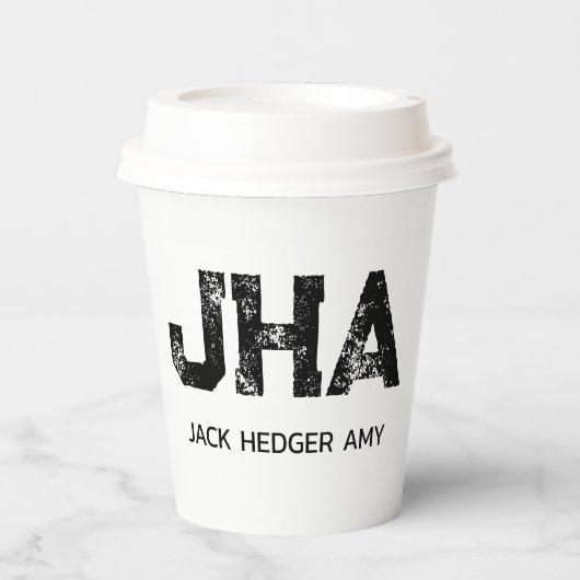 MINIMALISTISCHES SCHWARZES DREIBUCHSTABEN-MONOGRAM PAPPBECHER (Vorderseite)