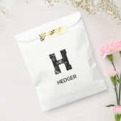 MINIMALISTISCHES SCHWARZES EIN-BUCHSTABEN-MONOGRAM GESCHENKTÜTCHEN (Versiegelt)