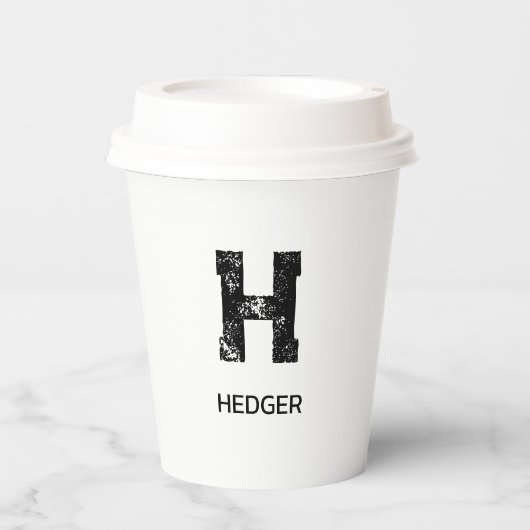 MINIMALISTISCHES SCHWARZES EIN-BUCHSTABEN-MONOGRAM PAPPBECHER (Vorderseite)