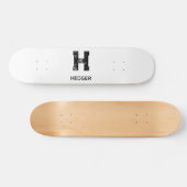 MINIMALISTISCHES SCHWARZES EIN-BUCHSTABEN-MONOGRAM SKATEBOARD (Horizontal)
