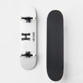 MINIMALISTISCHES SCHWARZES EIN-BUCHSTABEN-MONOGRAM SKATEBOARD (Vorderseite)