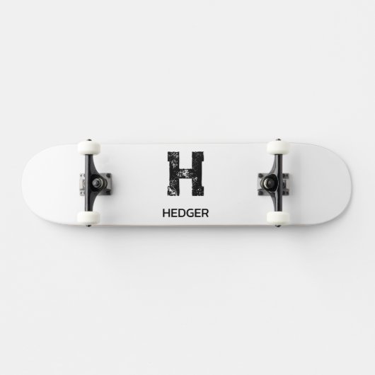 MINIMALISTISCHES SCHWARZES EIN-BUCHSTABEN-MONOGRAM SKATEBOARD (Horizontal)