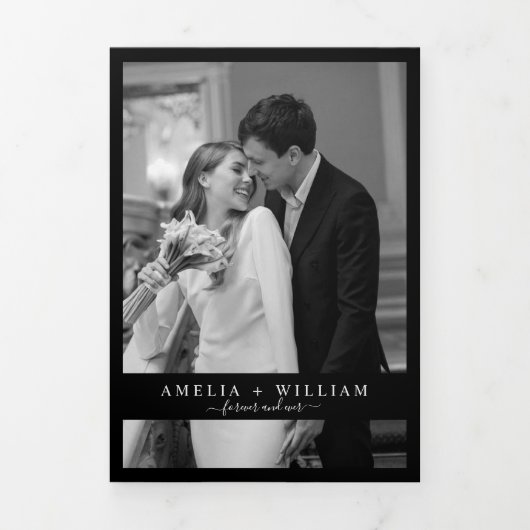 Minimalistisches schwarzes Foto QR Code UAWG Hochz Dreifach Gefaltete Einladung (Cover)