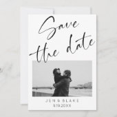 Minimalistisches Schwarzweiß-Skript Save the Date Einladung (Vorderseite)