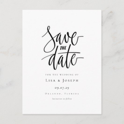 Minimalistisches Schwarzweiß-Skript Save the Date Postkarte (Vorderseite)
