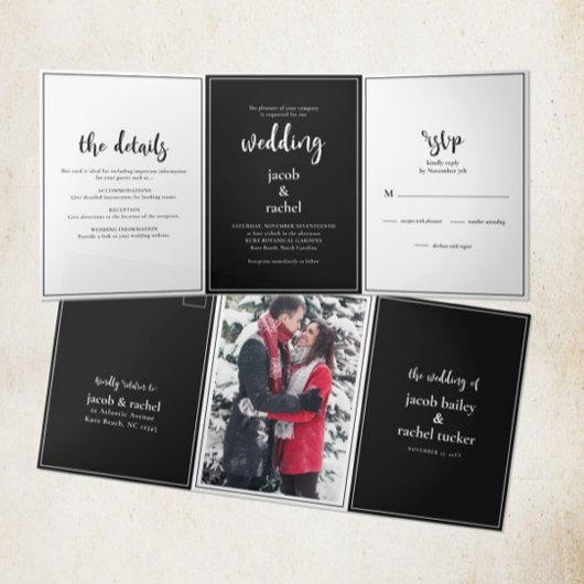 Minimalistisches Script Black & White Wedding Dreifach Gefaltete Einladung