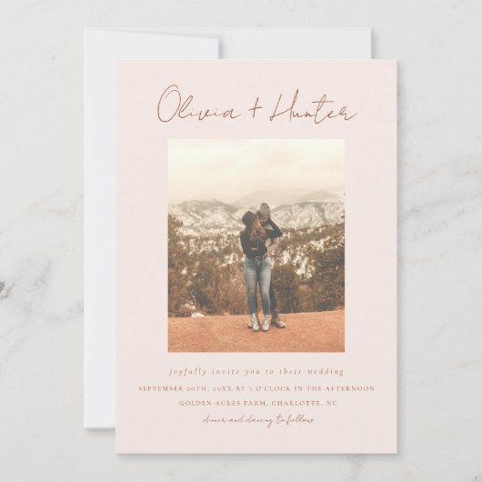 Minimalistisches Script Boho Terracotta Foto Weddi Einladung (Vorderseite)