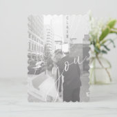 Minimalistisches Script-Flachbildschirm Foto Danke Einladung (Stehend Vorderseite)