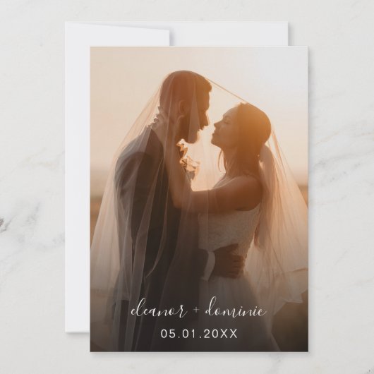 Minimalistisches Script Foto QR Code UAWG Wedding Einladung (Vorderseite)
