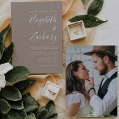 Minimalistisches Script Foto Taupe Wedding Einladung