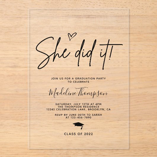 Minimalistisches Script Heart Sie tat es Abschluss Acryleinladungen (Vorderseite)