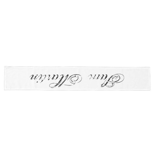 Minimalistisches Script Lovely 3d Monogram Großer Tischläufer (Horizontal)