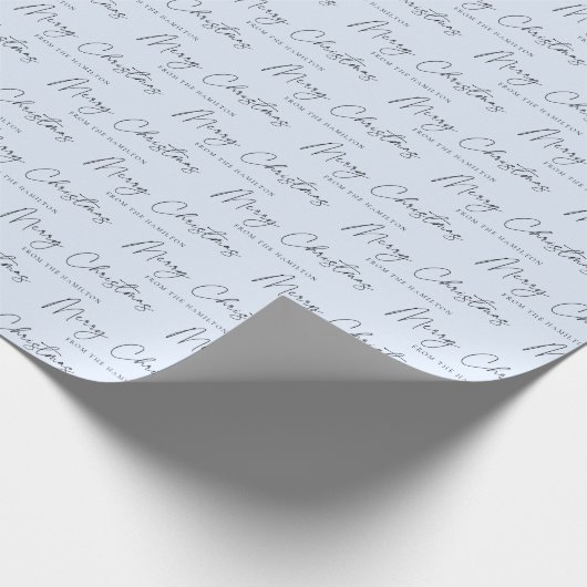 Minimalistisches Script Pastel Blue Frohe Weihnach Geschenkpapier (Ecke)