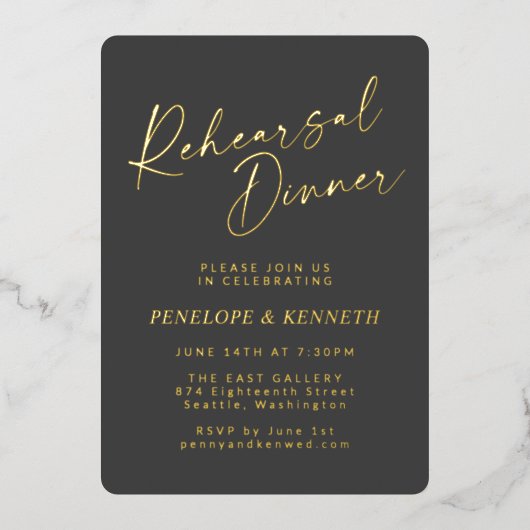 Minimalistisches Script Probe Dinner Black Gold Folieneinladung (Vorderseite)
